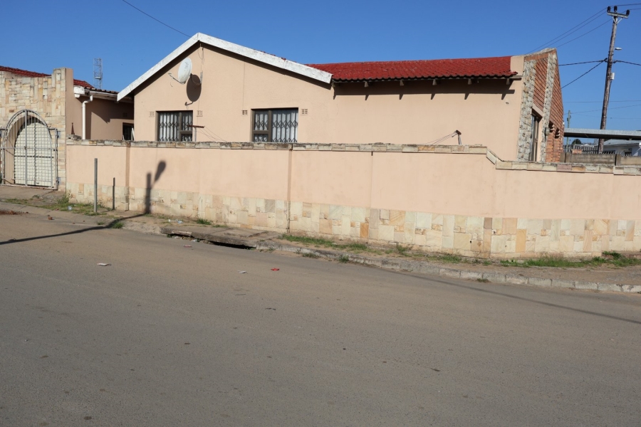4 Bedroom Property for Sale in Zwelitsha Eastern Cape
